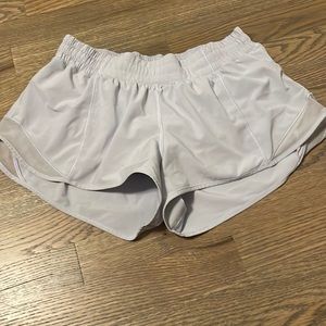 Lululemon Hotty Hot Shorts 2.5”